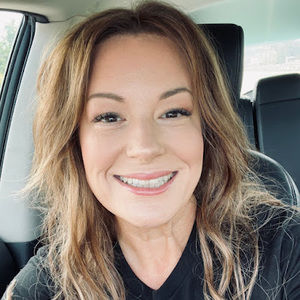 Meet your Posher, Jennifer